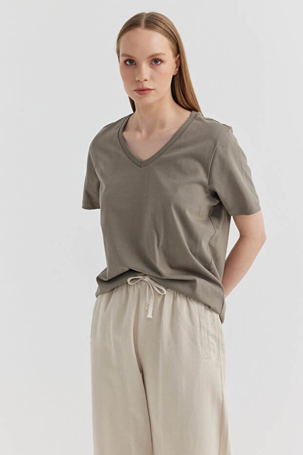 Kadın V Yaka Basic T-shirt - 6