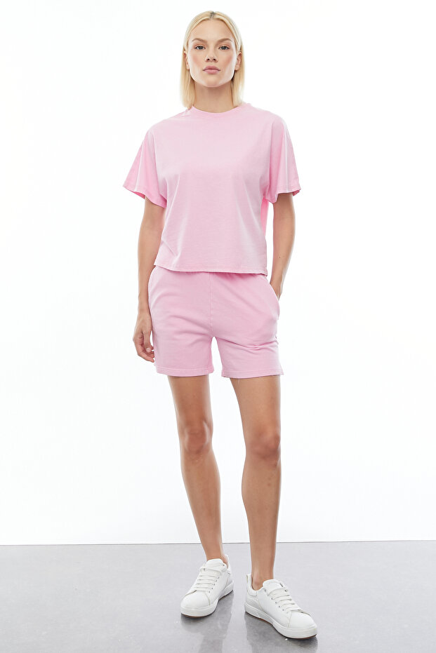 تي شيرت ذو ياقة دائرية قابل للغسل بلون واحد - 5