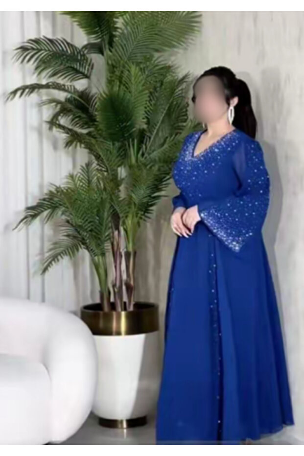 فستان سهرة أنيق باللون النيلي