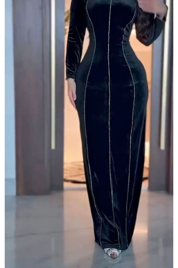 فستان اسود مخمل مزين باكسسوار ممتد