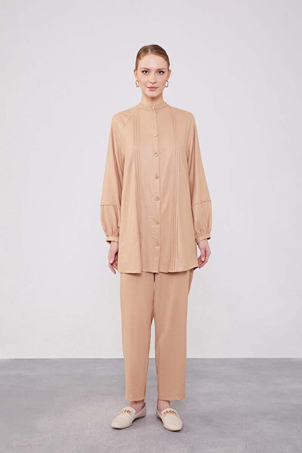 طقم Airobin مزدوج برقبة دائرية باللون البيج - 1