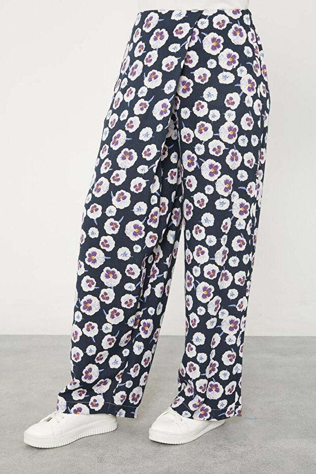 طقم علوي وسفلي منقوش باللون الأسود البنفسجي - 5