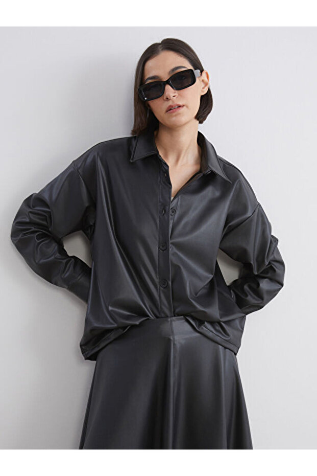 Esvab • Modern & Distinctive Leather-Look Women's Shirt