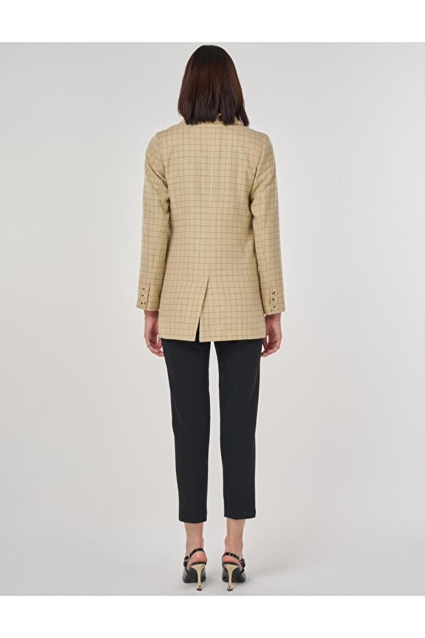 سترة بليزر بنمط منقوش باللون البيج - 5