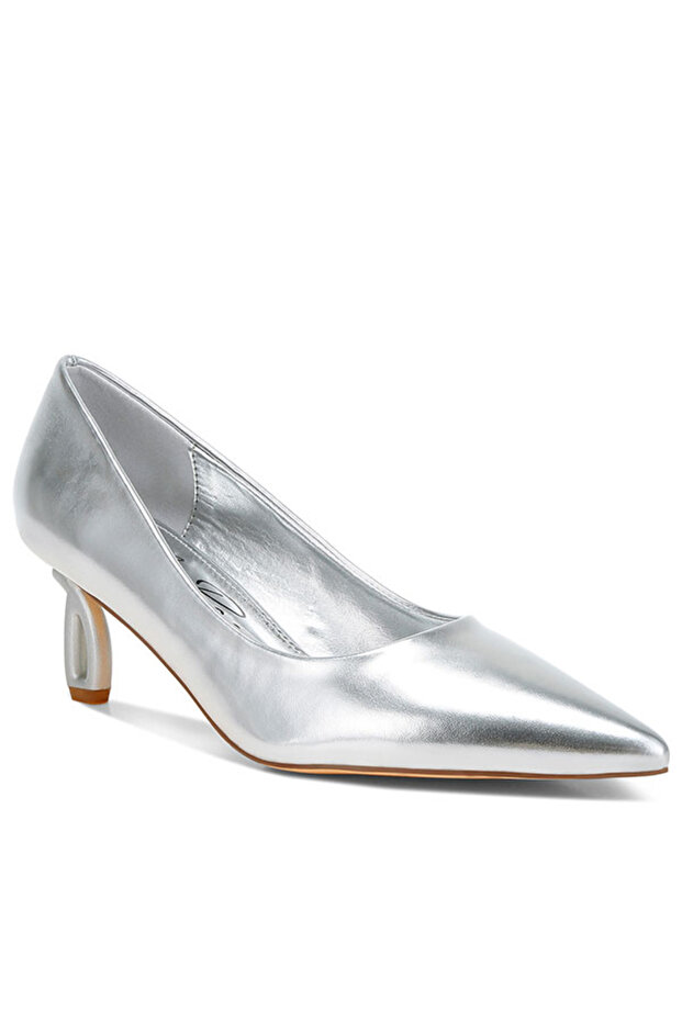 Women Metallic Fantasy Heel Pumps in Silver