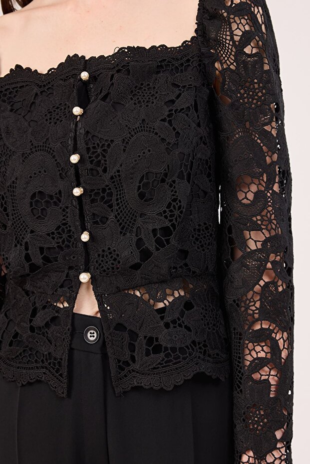 Düğmeli güpür bluz - 3