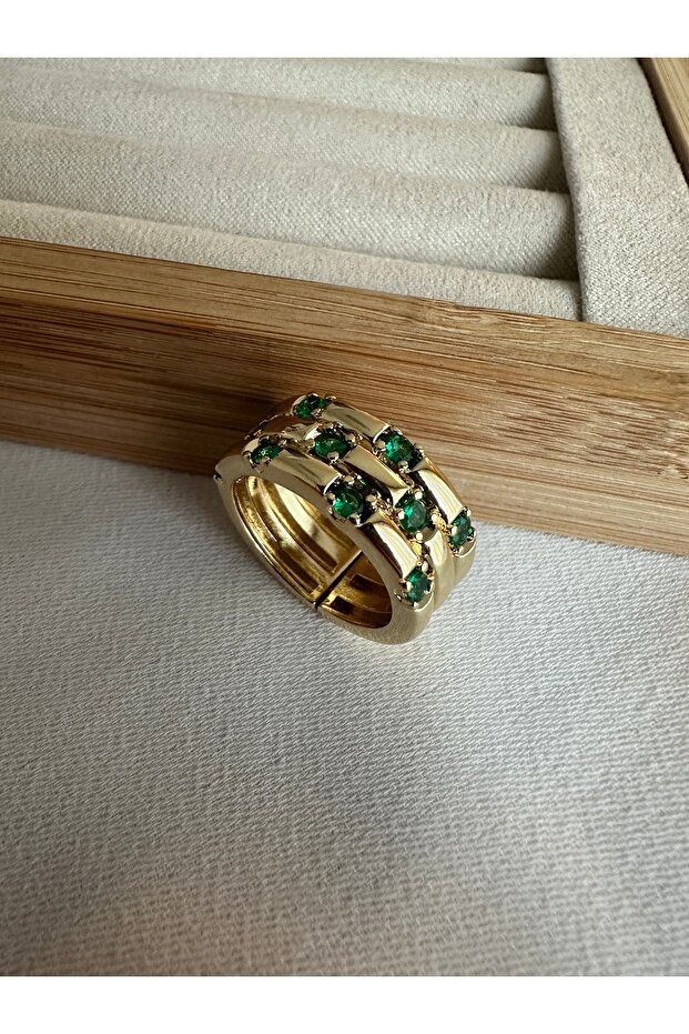 خاتم ذهبي بحجر أخضر - 1