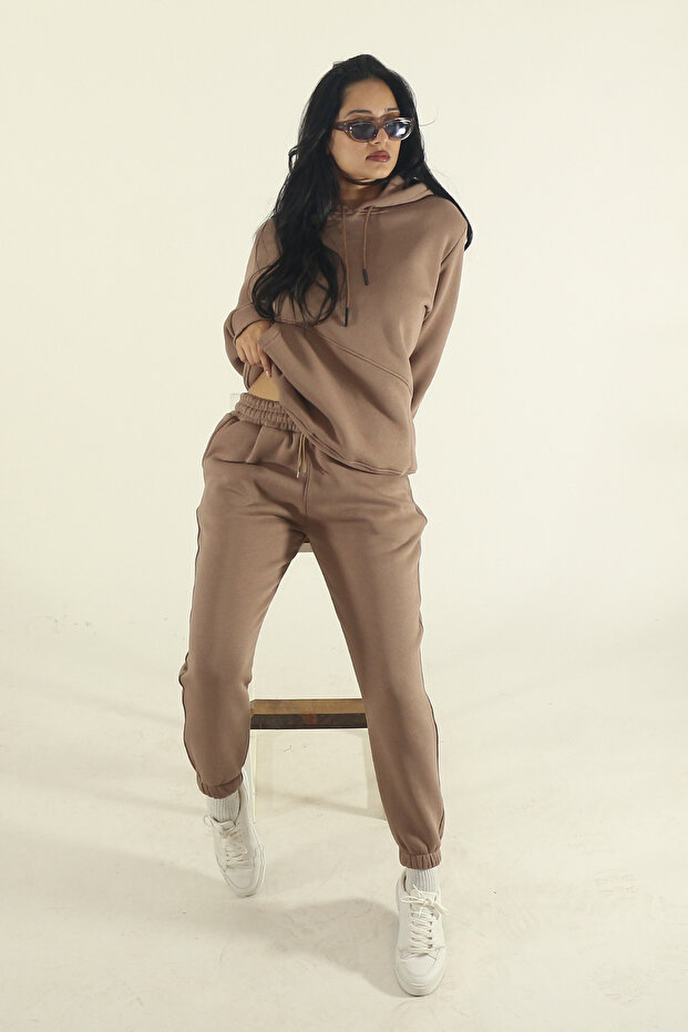 Women's Brown Winter Cotton Puff Fabric Side Pocket Hooded Jogger Tracksuit Set