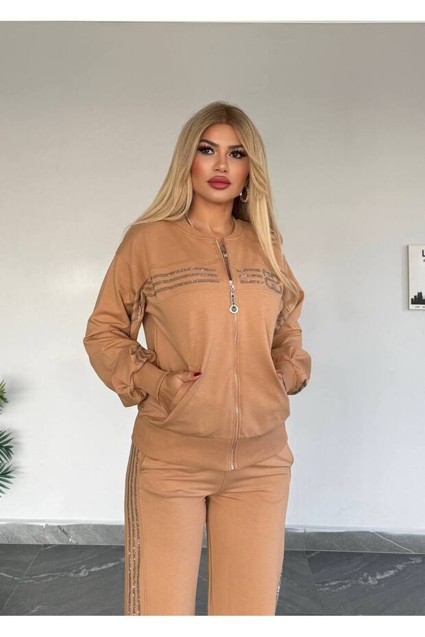 مجموعة بي بي مع الحجارة - 1