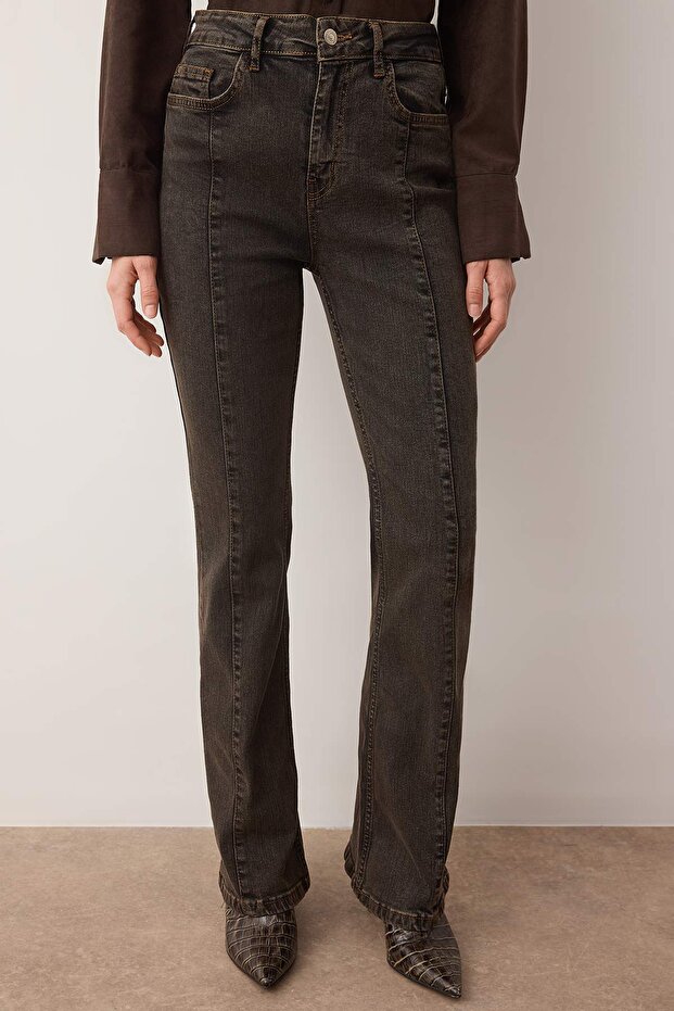 Kahverengi Yüksek Bel Comfort/Esnek Dikiş Detaylı Flare Jeans TWOAW26JE00282 - 3