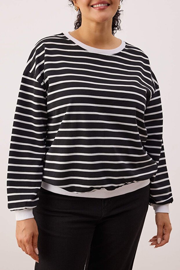 Siyah-Beyaz Çizgili Regular Fit Bisiklet Yaka Büyük Beden Sweatshirt TBBAW26AO00043 - 3