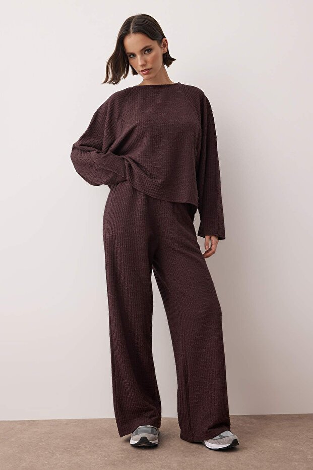 Kahverengi Dokulu Oversize/Geniş Kalıp Esnek Örme Alt - Üst Takım TWOAW26AU00134 - 2