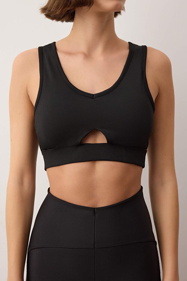 Siyah Pencere/Cut Out ve Tül Detaylı Destekli/Şekillendirici Örme Spor Sütyeni THMAW26SS00016 - 4