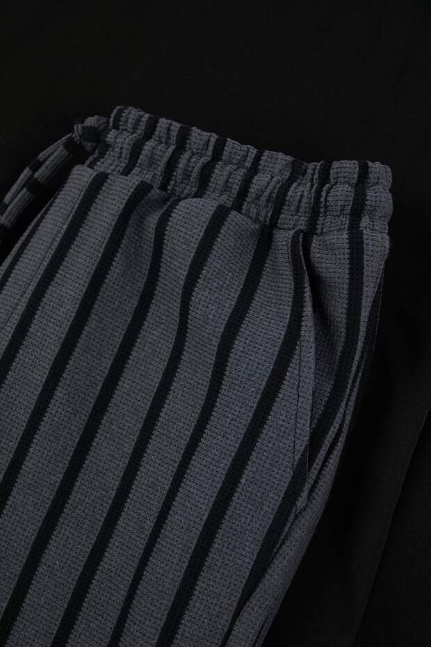 Siyah - Antrasit Regular Fit Çizgili Dokulu Örme Pijama Takımı TMNAW26PT00006 - 9