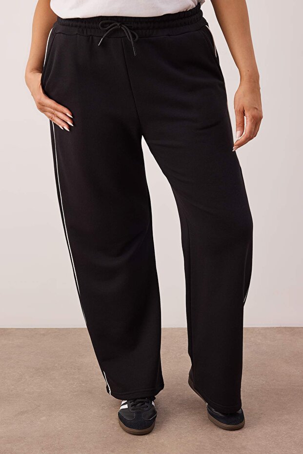 Siyah Kontrast Biye Detaylı Wide Leg/Geniş Paça Büyük Beden Eşofman Altı TBBAW26AJ00006 - 3