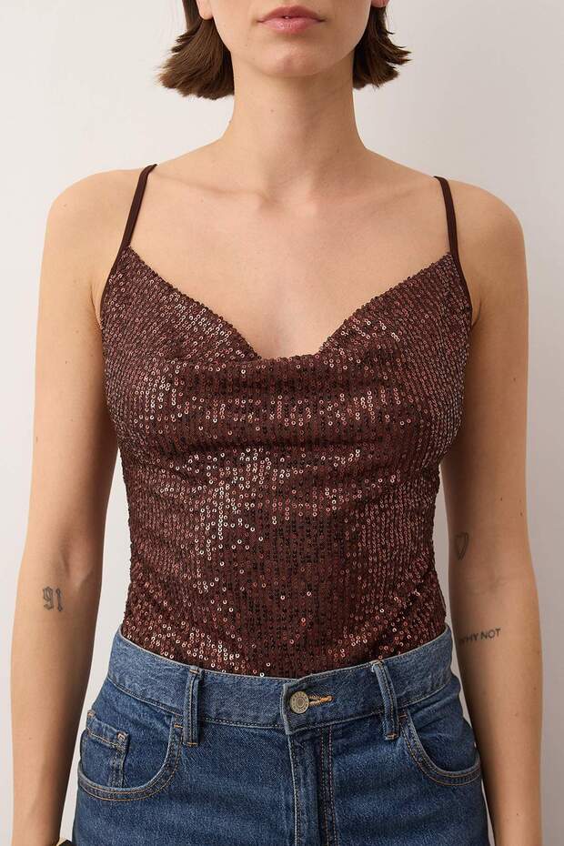 Koyu Kahverengi Degaje Yaka Askılı Örme Payet Çıtçıtlı Body TPRAW26BD00030 - 3