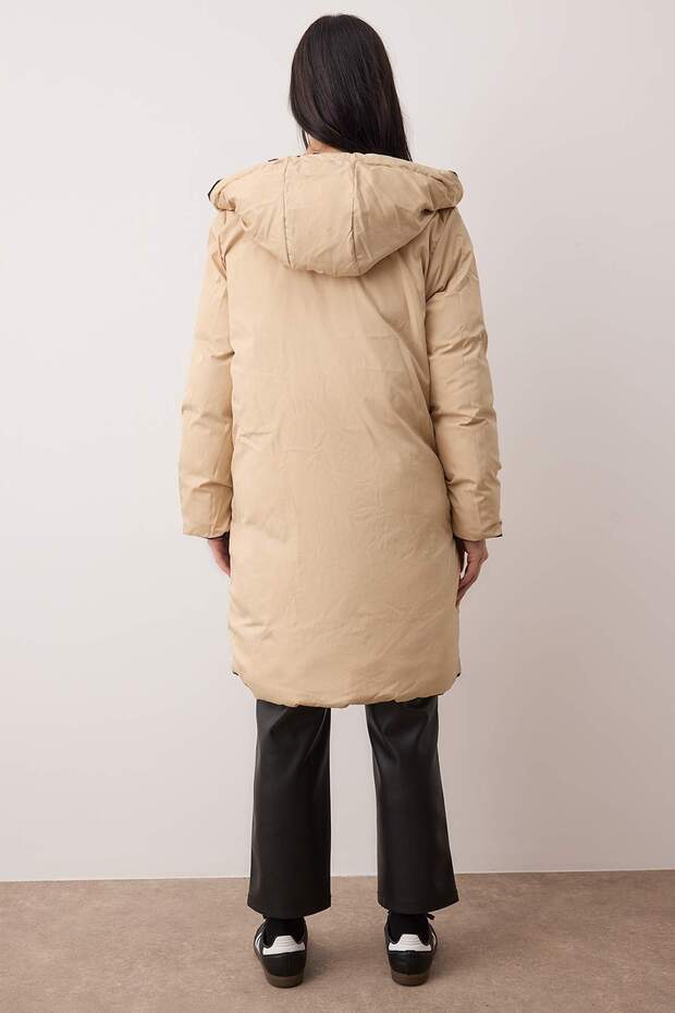 Palton lung reversibil cu glugă, rezistent la apă, negru-bej TWOAW23MO00052 - 12