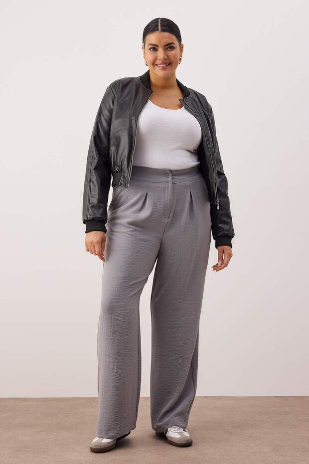 Gri Mevsimlik Wide Leg Yüksek Bel Pileli Dokuma Kumaş Pantolon TBBSS22PL0448 - 1