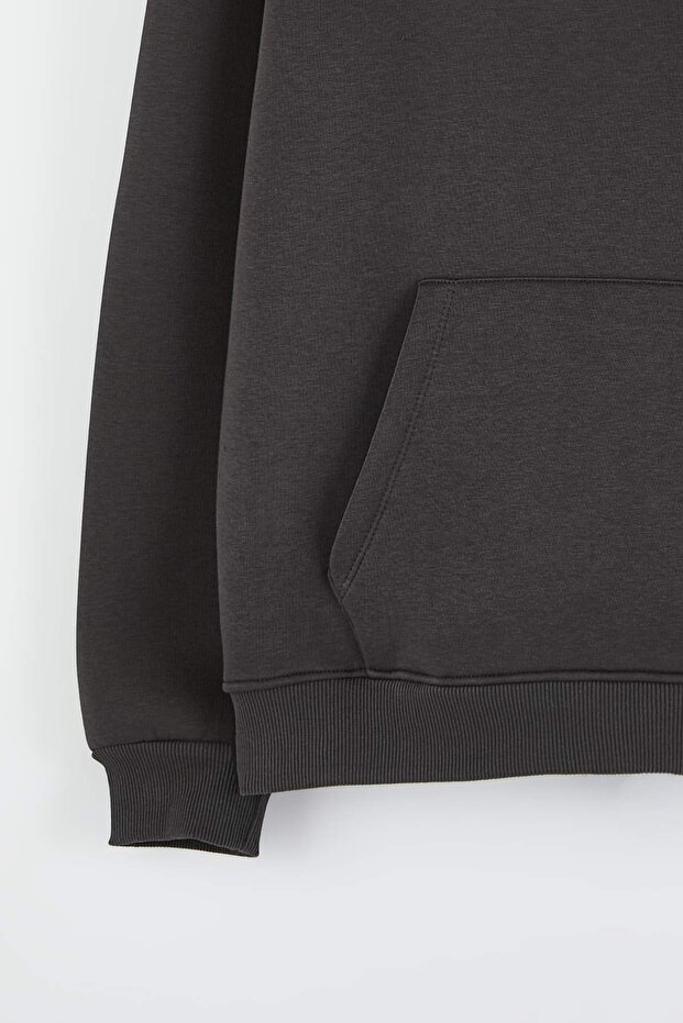 Antrasit Oversize/ Geniş Kesim Aplike Nakışlı Sweatshirt TMNAW26SW00056 - 7