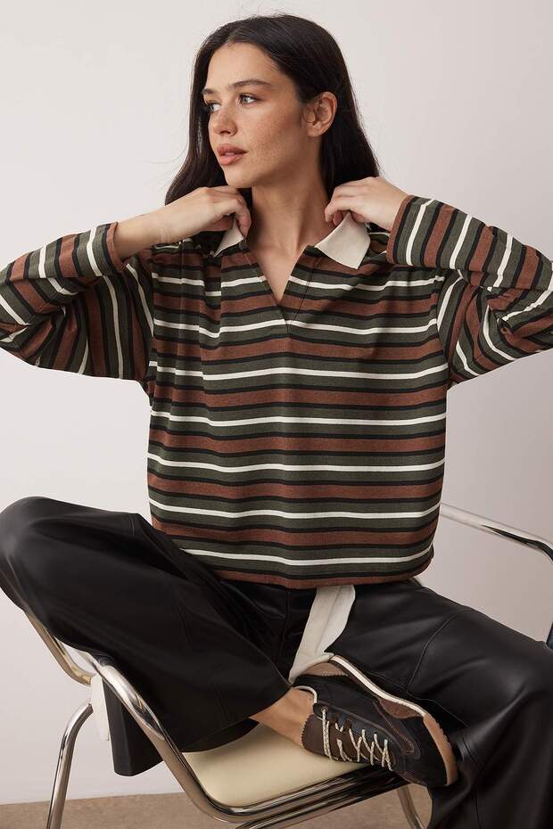 Haki Çizgili Polo Yaka Oversize/Geniş Kalıp Örme T-Shirt TWOAW26TS00020 - 2