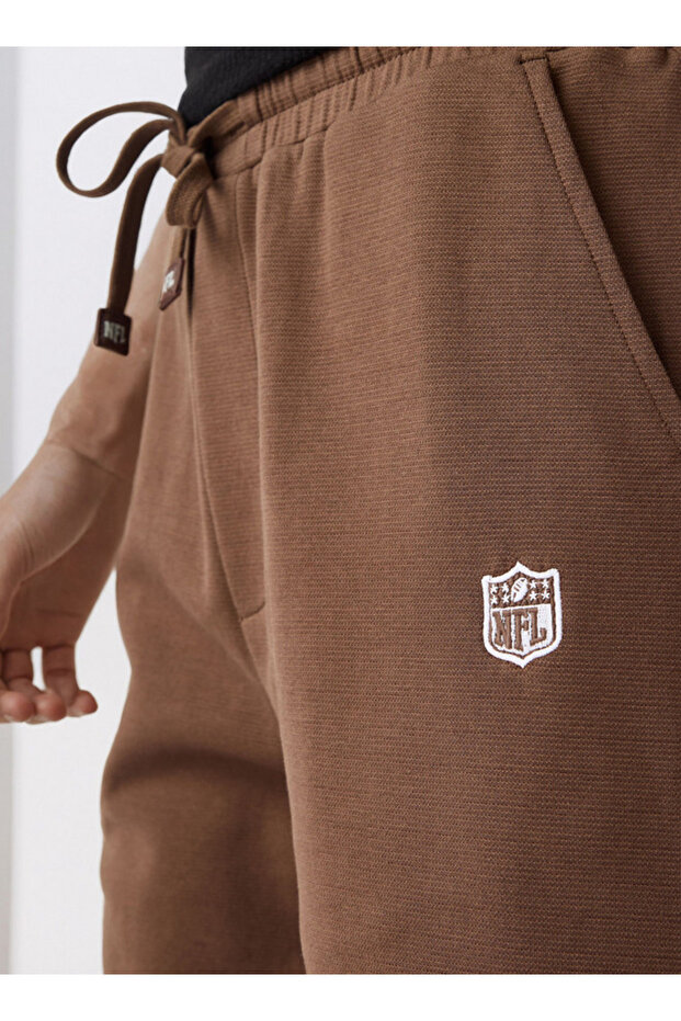 شورت NFL Applique بتصميم مريح مع جيوب - 4