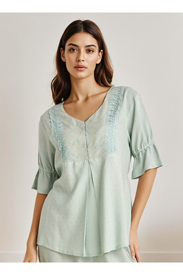 طقم بيجامة (قميص وبنطال بأزرار) من الفيسكوز - 2