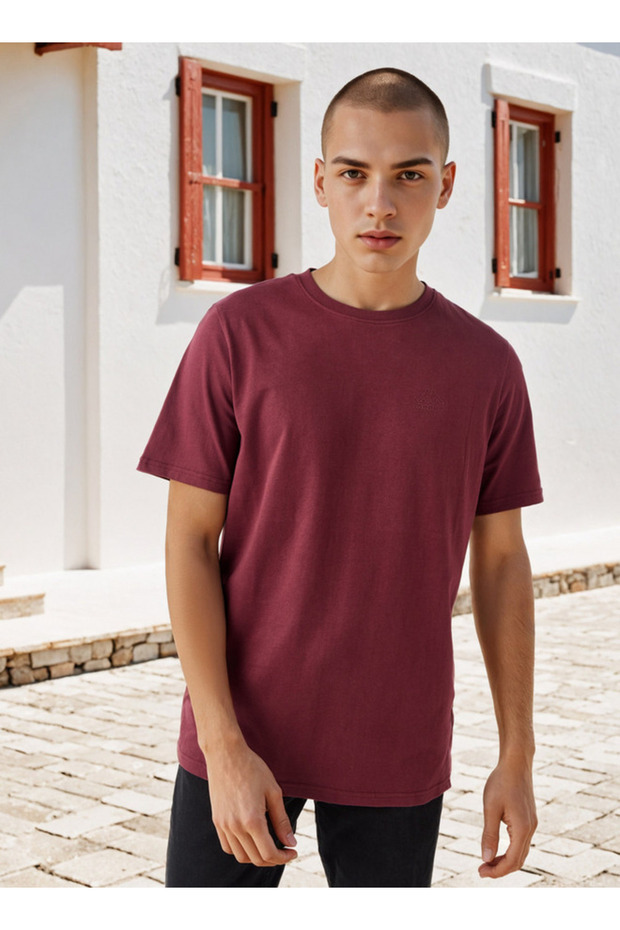 تي شيرت منقوش بالشعار - 1