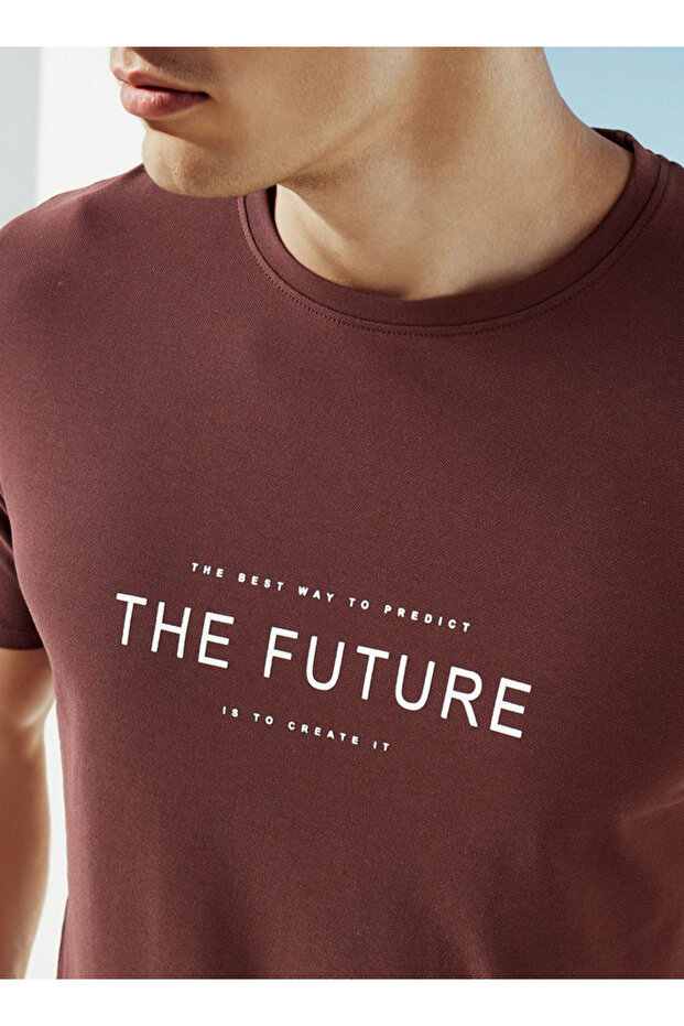 تي شيرت بيكيه بطبعة شعار - 4