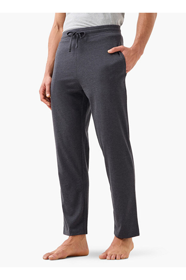 طقم بيجامة برباط إغلاق - 3