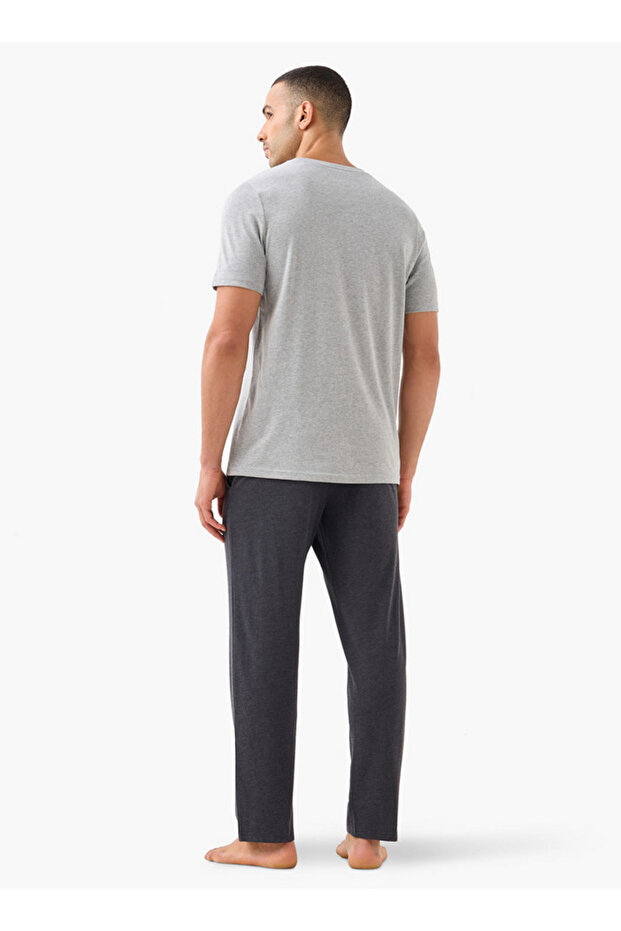 طقم بيجامة برباط إغلاق - 4