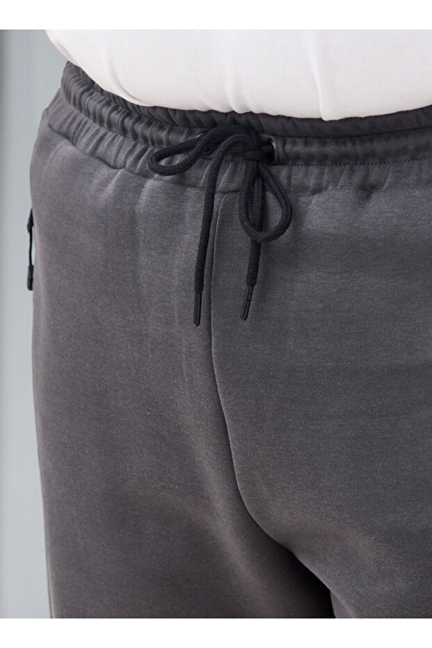 Plus Size Regular Fit Shorts - 4