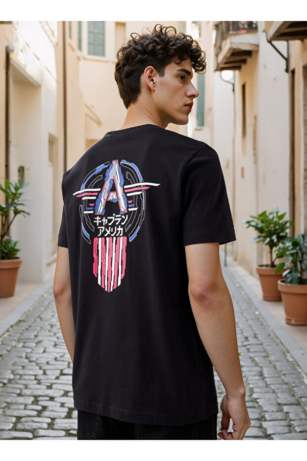 Avengers Print T-shirt with Crew Neck
