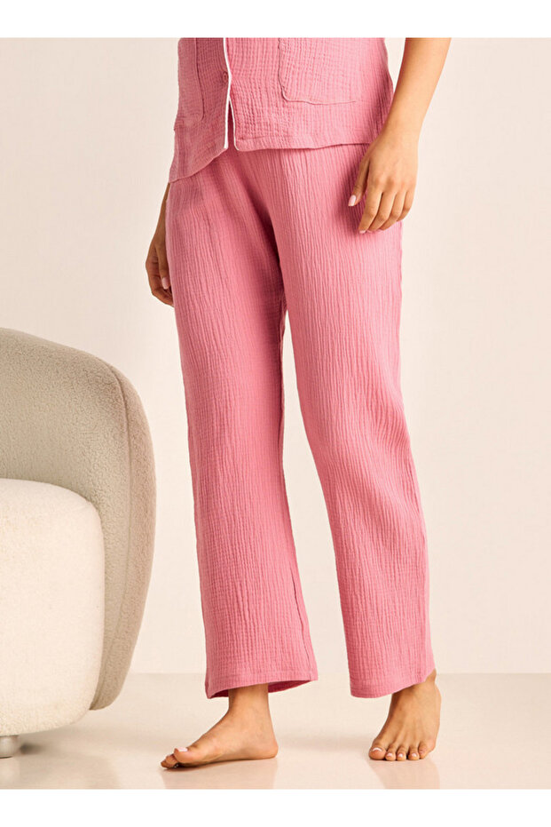 طقم بيجامة مطاطية وقميص حمل منقوش - 3