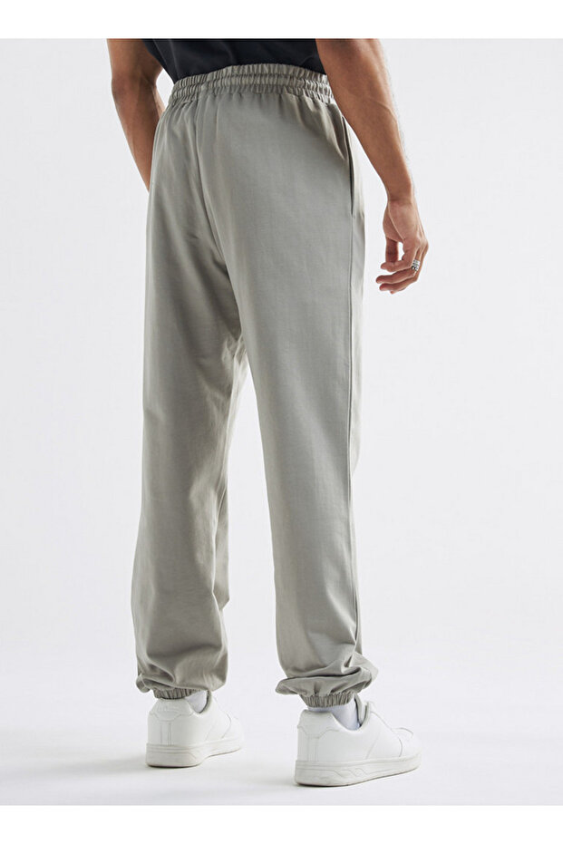 Typography Print Flexi Waist Joggers with Drawstring Closure and Pockets - 3