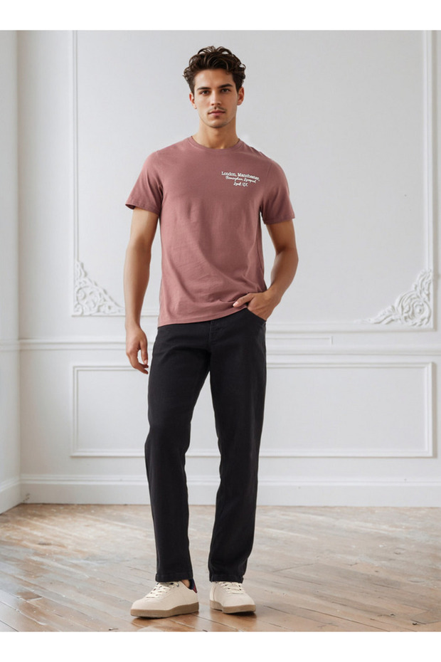 تي شيرت جرافيكي للجامعة - 2