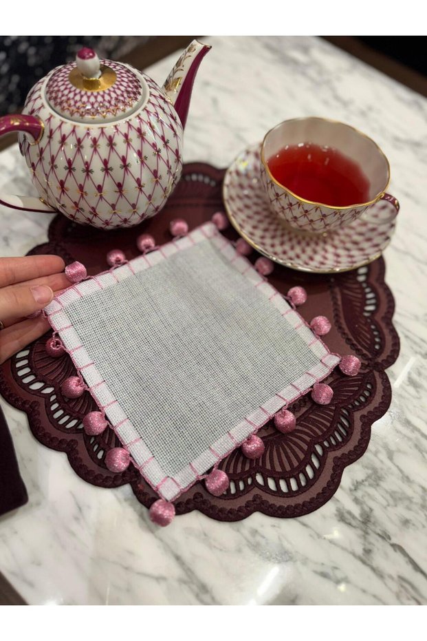 Pompon Presentation Napkin Pink