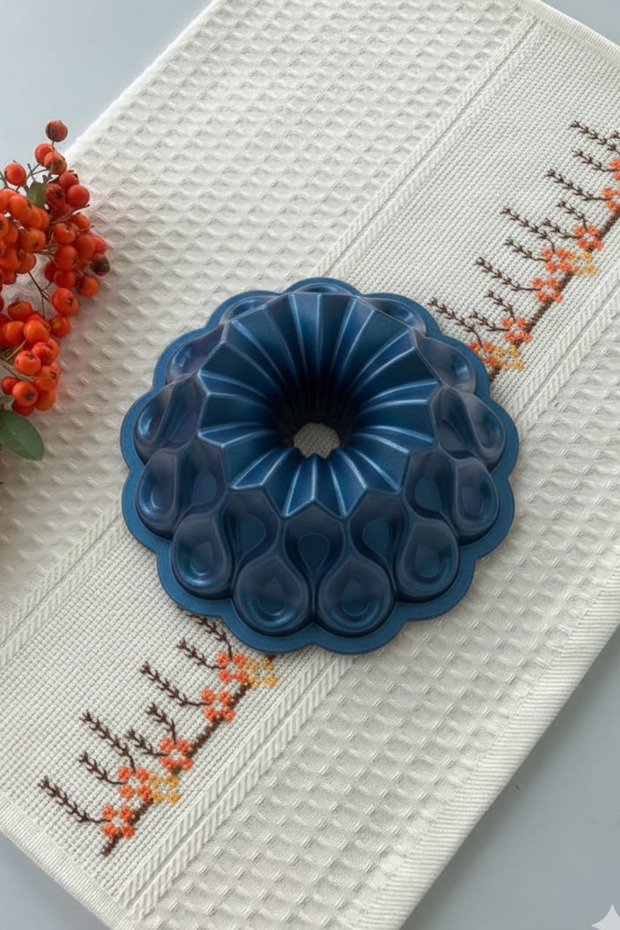 Lisa Deren Cast Granite Cake Mold Blue
