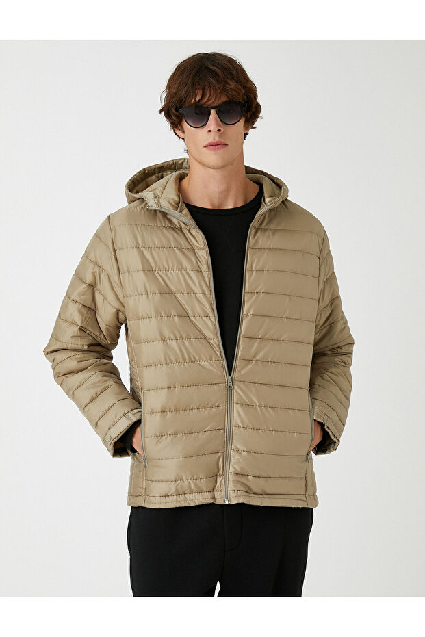 Hooded Puffer Jacket with Pocket Detail Waterproof
