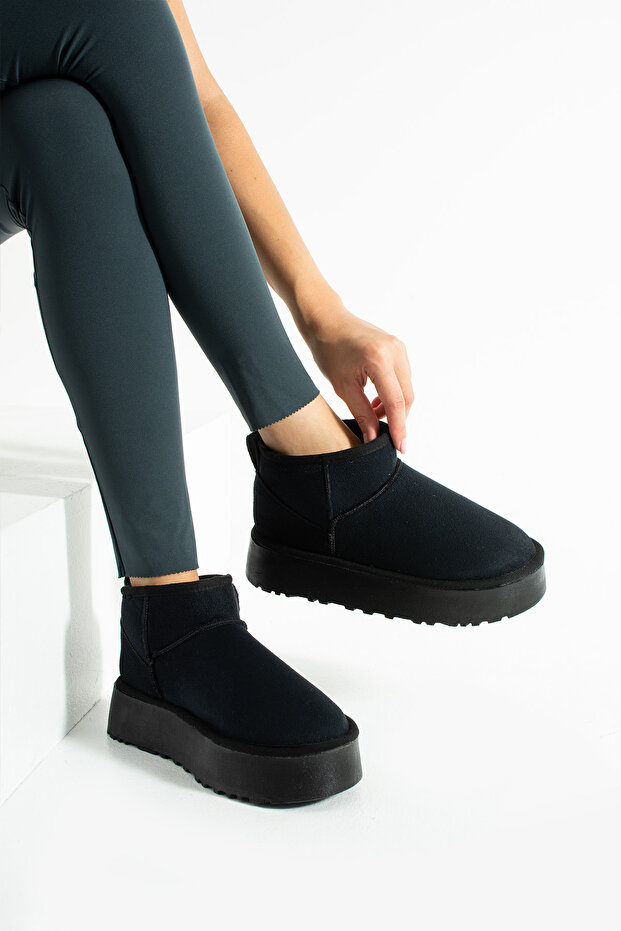 Siyah Süet İçi Yünlü Kalın Taban Bot - 4