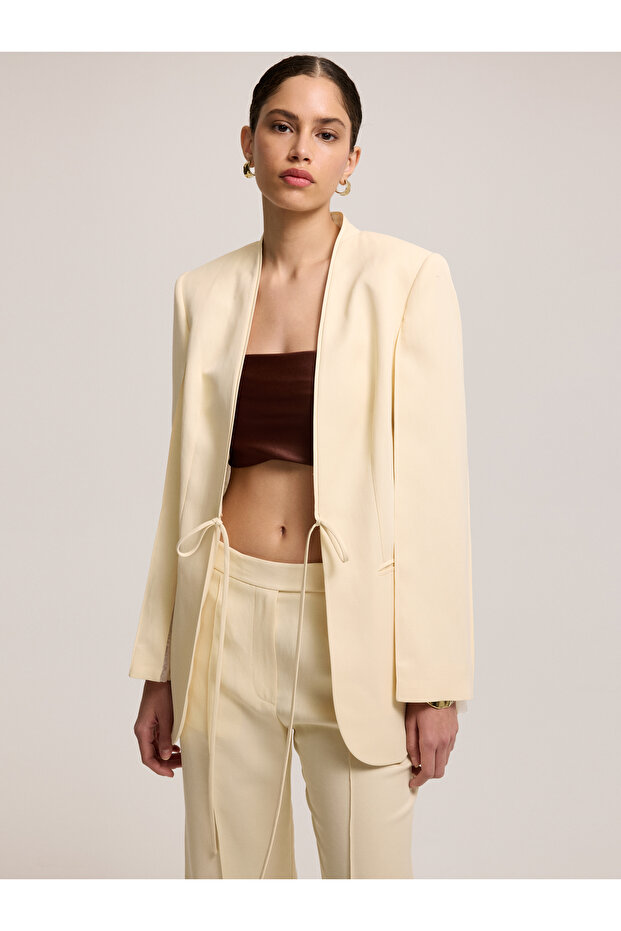 Tül Detaylı Bej Ceket - 2
