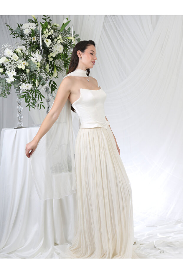 Classy Elegance Sade Nişan Elbisesi - 4