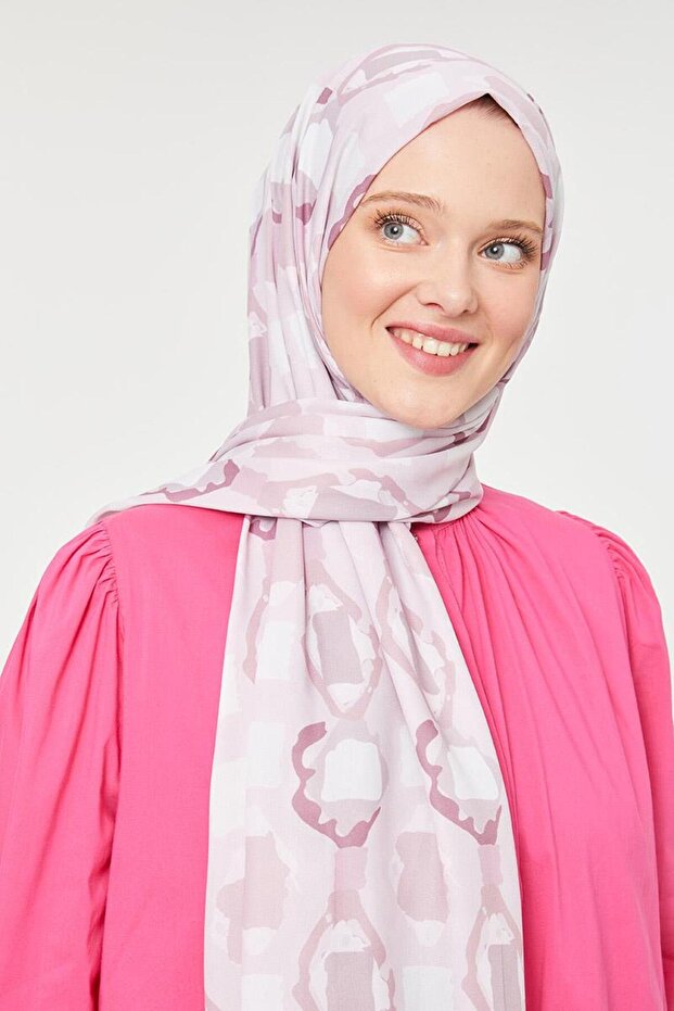 Pink triangle pattern mono crepe shawl