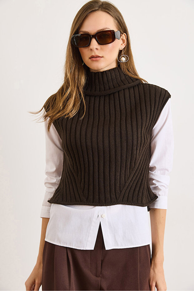 Women's Bitter Brown High Neck Thick Crop Knit Sweater Kzk-19001047