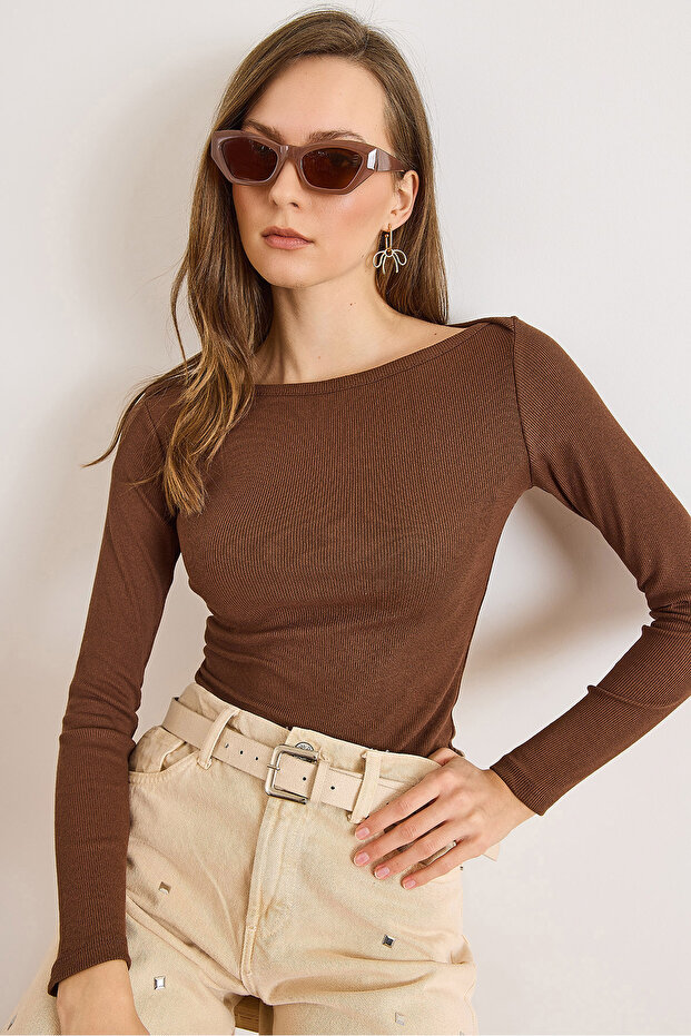 Women's Bitter Brown Boat Neck Corded Fabric Stretchy Cotton Blouse Blz-19002795