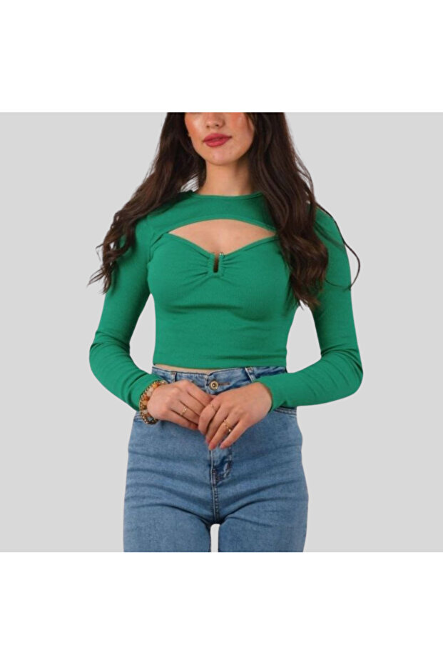 Long-sleeved crop top blouse