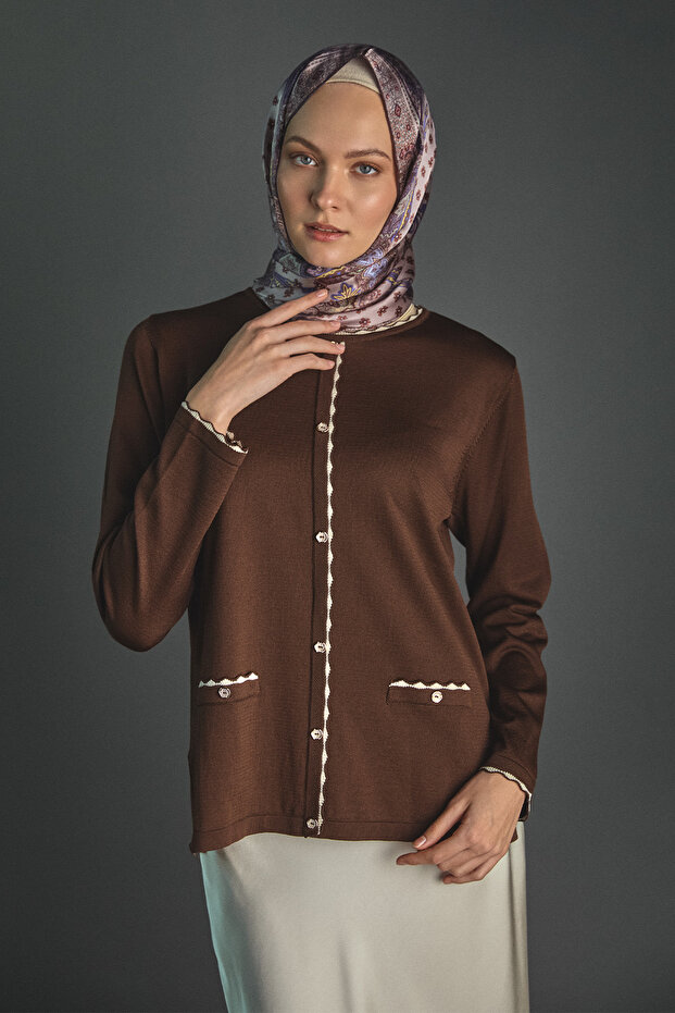 Süs Düğmeli Triko Bluz - 4