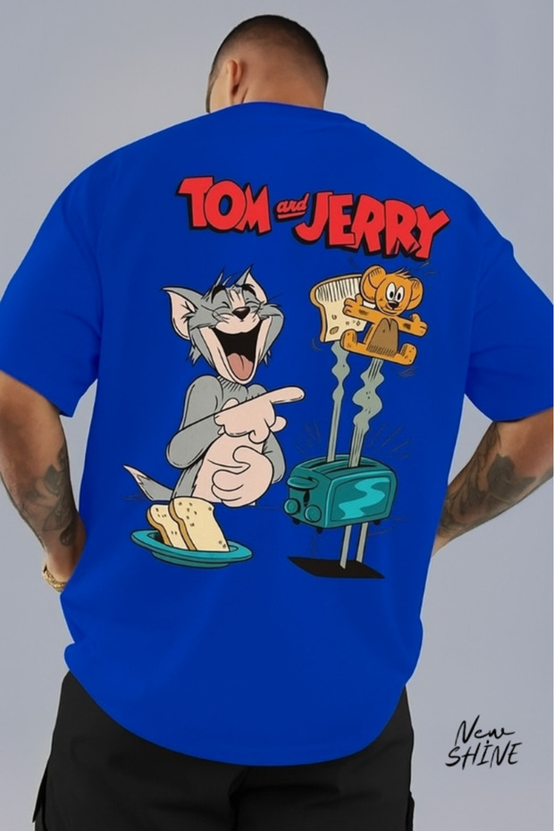 تيشيرت بطبعة Tom and Jerry، قصة واسعة / فضفاضة