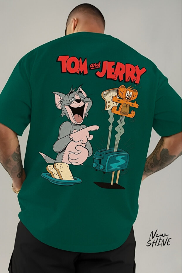 تيشيرت بطبعة Tom and Jerry، قصة واسعة / فضفاضة