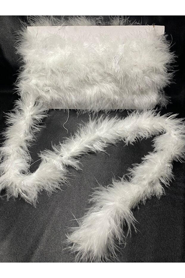 White Fluffy Fox Feather Ribbon – Henna Engagement Decoration 1 Meter