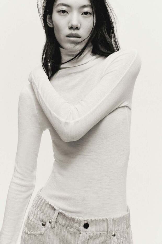 Polo-neck wool top